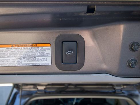 Used 2018 Toyota Sienna SE image 48