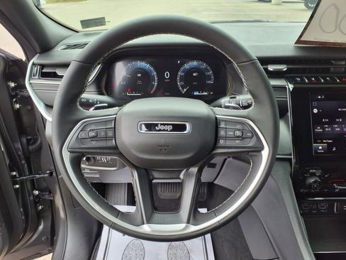 New 2025 Jeep Grand Cherokee 4WD image 27