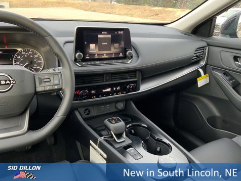 New 2026 Nissan Rogue SV image 7