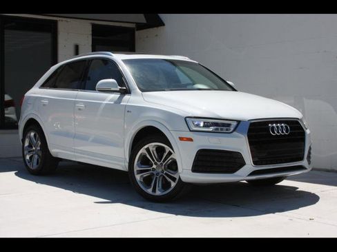 Used 2018 Audi Q3 2.0T Premium Plus w/ Premium Plus Package FWD image 1
