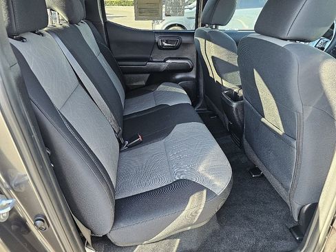 Used 2023 Toyota Tacoma TRD Off-Road image 18