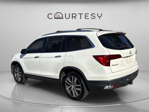 Used 2017 Honda Pilot Touring image 6
