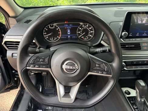Used 2026 Nissan Altima 2.5 SV FWD image 27