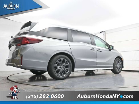 New 2026 Honda Odyssey Touring image 25