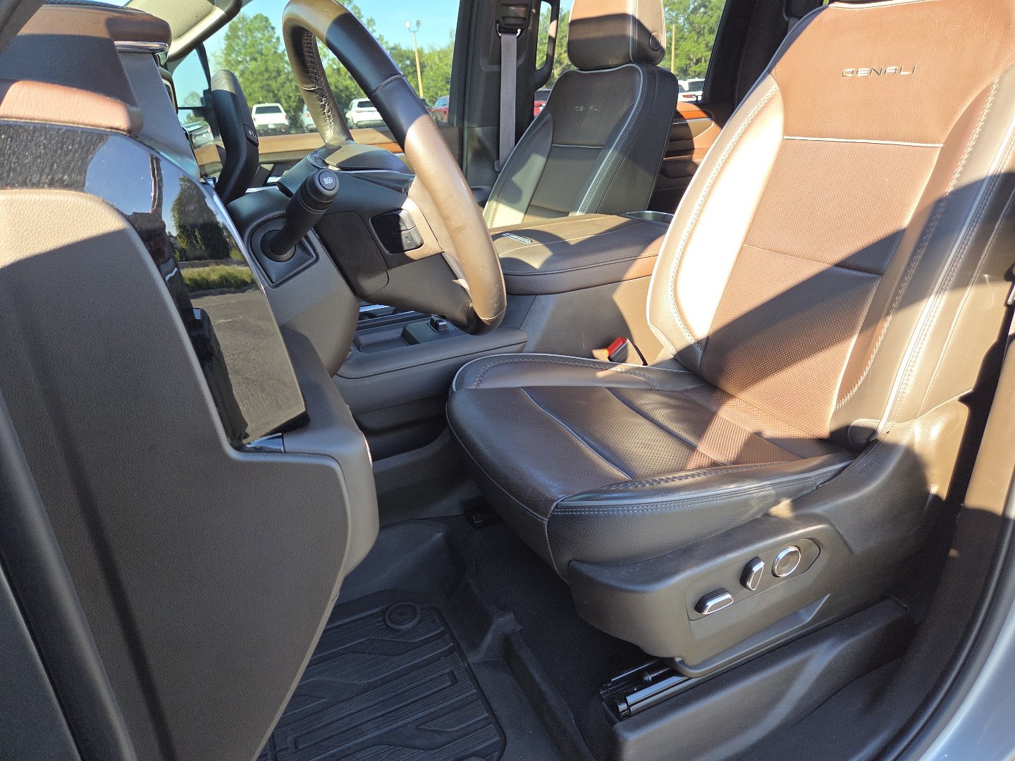 Used 2024 GMC Sierra 2500 Denali w/ Denali Reserve Package AWD/4WD image 30