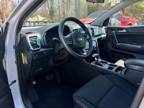 Used 2018 Kia Sportage LX image 7