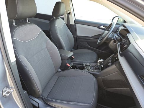 New 2024 Volkswagen Taos SE image 26