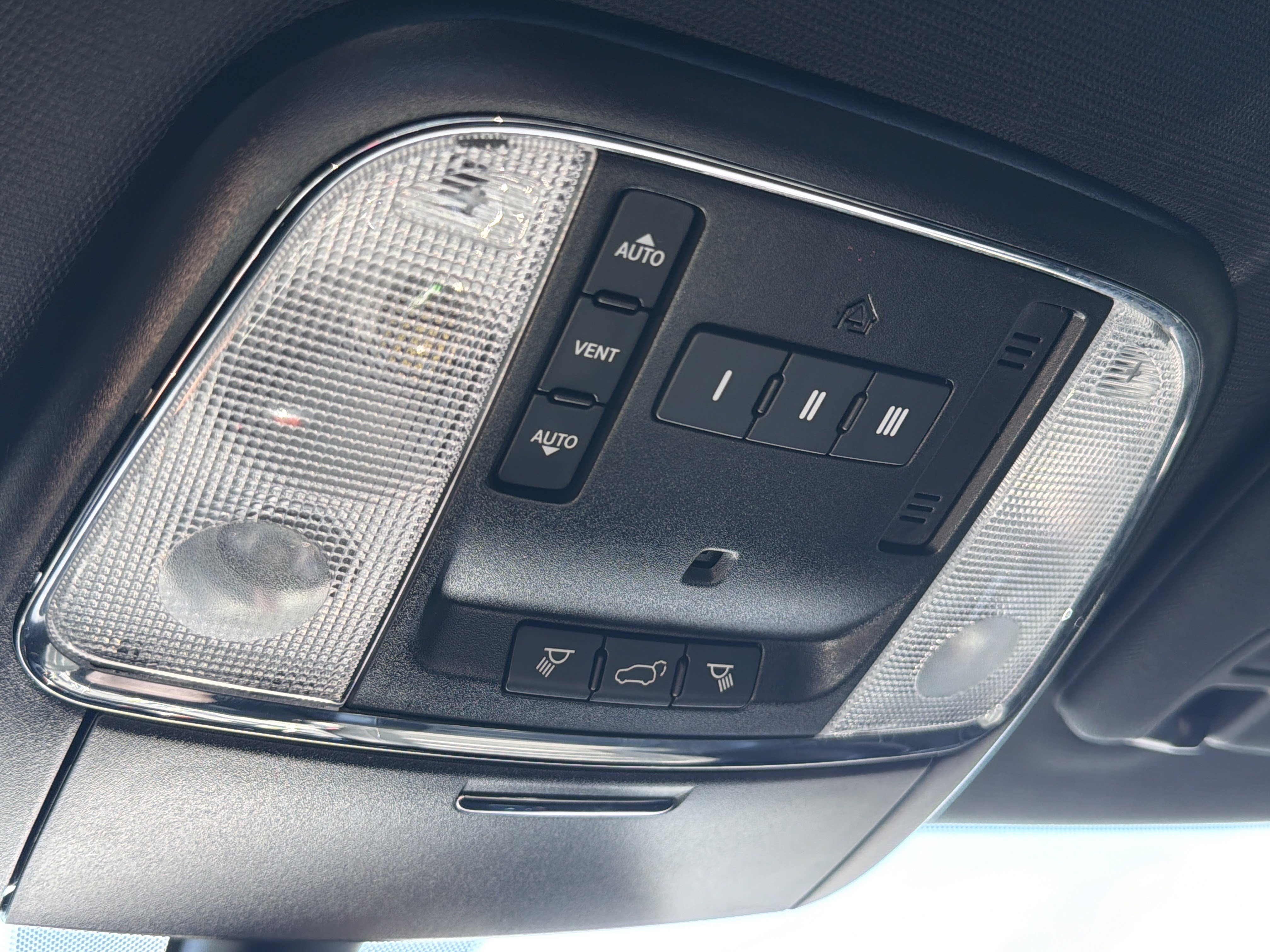 Used 2020 Dodge Durango R/T w/ Blacktop Package AWD/4WD image 19