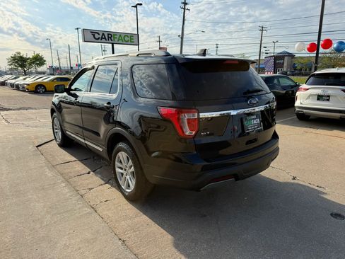 Used 2019 Ford Explorer XLT AWD/4WD image 9