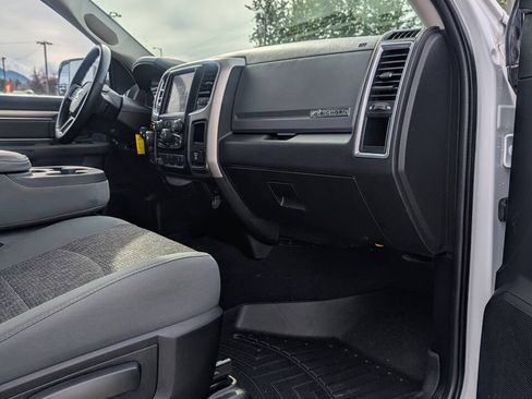 Used 2018 RAM 1500 Big Horn AWD/4WD image 30