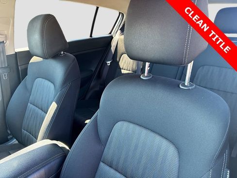 Used 2017 Kia Sportage LX image 19