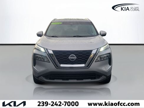 Used 2023 Nissan Rogue SV w/ SV Premium B Package FWD image 2