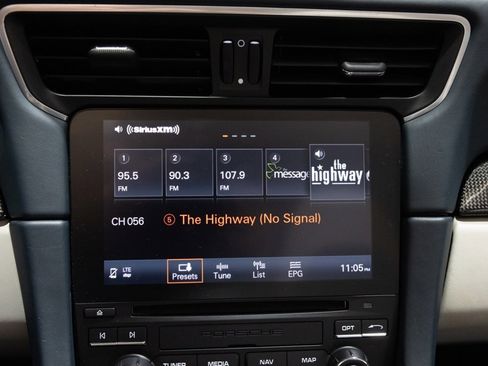 Used 2018 Porsche 911 Targa 4 GTS image 32