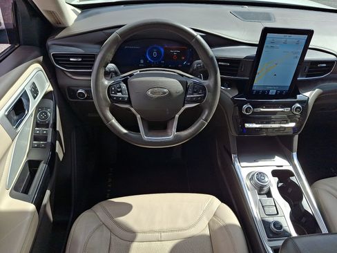 Used 2021 Ford Explorer Platinum w/ Equipment Group 601A AWD/4WD image 12