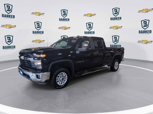 Used 2025 Chevrolet Silverado 2500 LT w/ Convenience Package AWD/4WD image 4