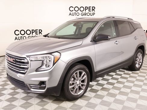 Used 2024 GMC Terrain SLT image 10