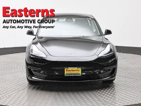 Used 2023 Tesla Model 3 Standard Range image 2