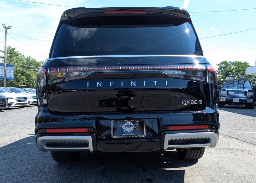 Used 2025 INFINITI QX80 Luxe AWD/4WD image 9