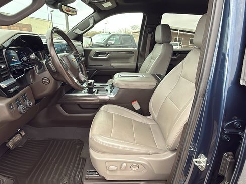 Used 2022 Chevrolet Silverado 1500 LTZ w/ Technology Package image 11