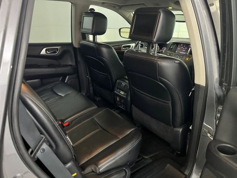 Used 2018 Nissan Pathfinder Platinum image 24