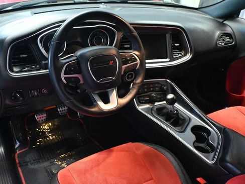 Used 2015 Dodge Challenger R/T Scat Pack w/ Leather Interior Group RWD image 11