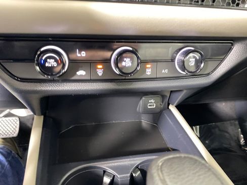 Used 2024 Honda HR-V LX image 19