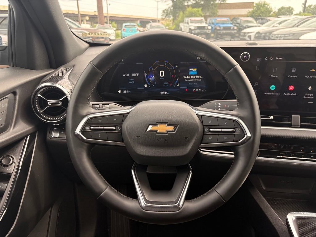 Used 2025 Chevrolet Equinox LT w/ Safety and Technology Package FWD image 14