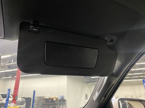 Used 2021 Chevrolet Suburban LT image 37