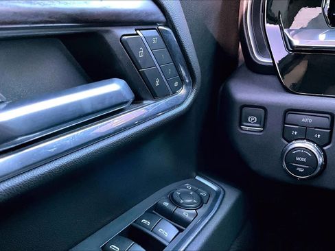 Used 2024 GMC Sierra 1500 SLT image 36