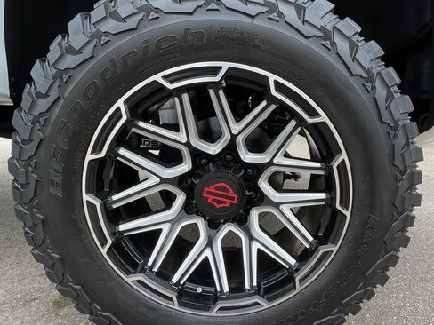 Used 2024 Ford F250 Lariat w/ Lariat Ultimate Package AWD/4WD image 15