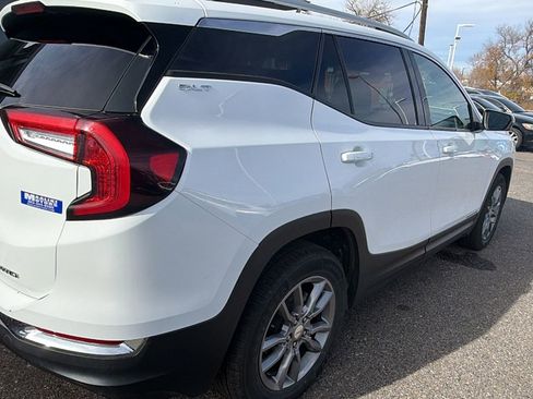 Used 2024 GMC Terrain SLT image 5