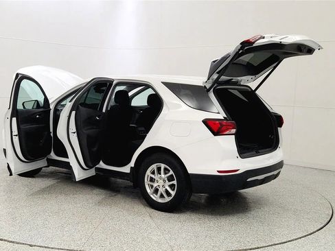 Used 2024 Chevrolet Equinox LT image 11