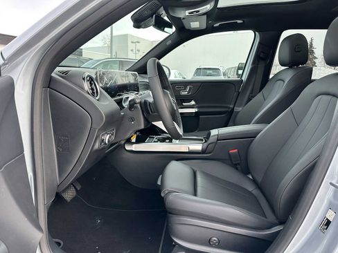 Used 2026 Mercedes-Benz GLB 250 4MATIC image 21
