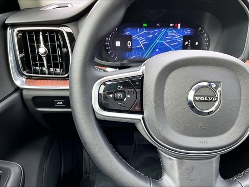 Used 2025 Volvo V60 B5 Cross Country Plus image 21