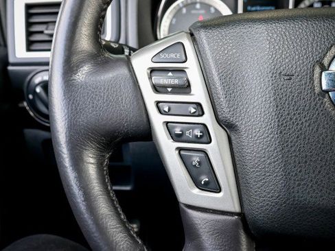 Used 2019 Nissan Titan SV w/ SV Convenience Package image 47