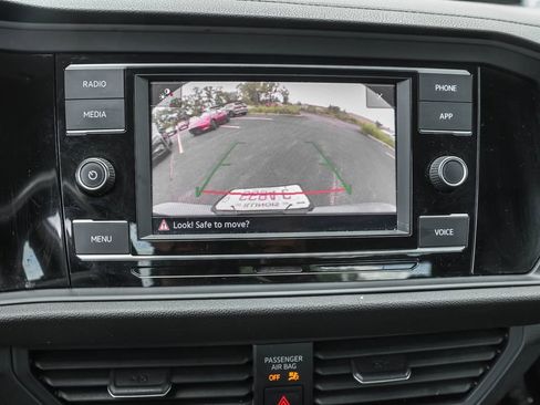 Certified 2023 Volkswagen Jetta SE FWD image 6