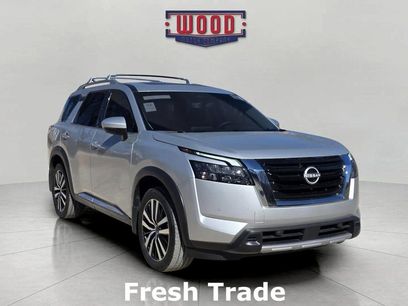 Used 2025 Nissan Pathfinder Platinum w/ Cargo Package