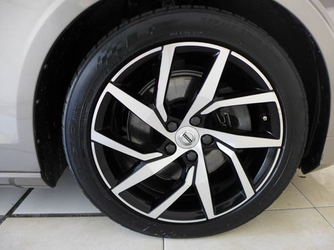 Used 2020 Volvo S60 T5 Momentum image 71