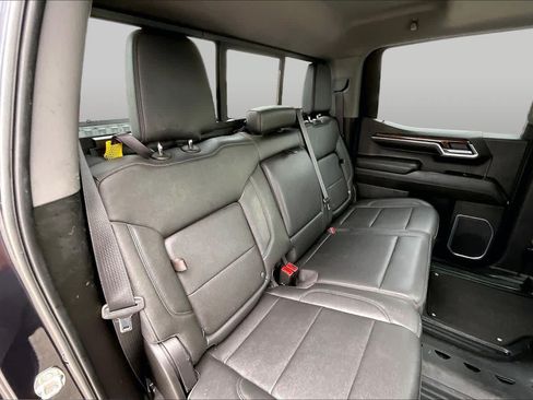 Used 2022 GMC Sierra 1500 Elevation w/ Elevation Premium Package AWD/4WD image 19