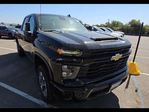 Used 2024 Chevrolet Silverado 2500 Custom w/ Custom Value Package AWD/4WD image 5