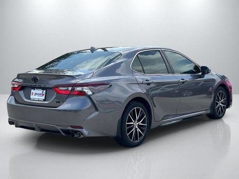 Used 2021 Toyota Camry SE FWD image 5