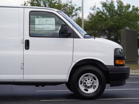 New 2025 Chevrolet Express 2500 w/ Driver Convenience Package RWD image 6