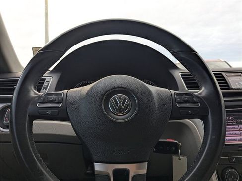 Used 2013 Volkswagen Passat 2.5 SE image 20