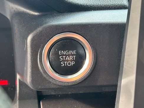 Used 2025 Toyota 4Runner SR5 AWD/4WD image 23
