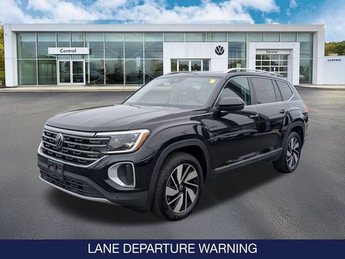 Used 2025 Volkswagen Atlas SEL AWD/4WD image 3