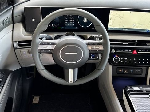 New 2025 Hyundai Tucson Limited image 14