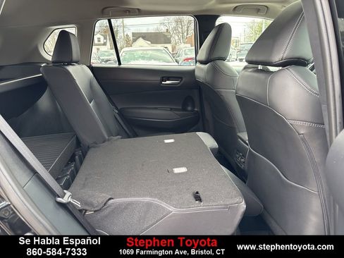 Used 2023 Toyota Corolla Cross XLE image 32