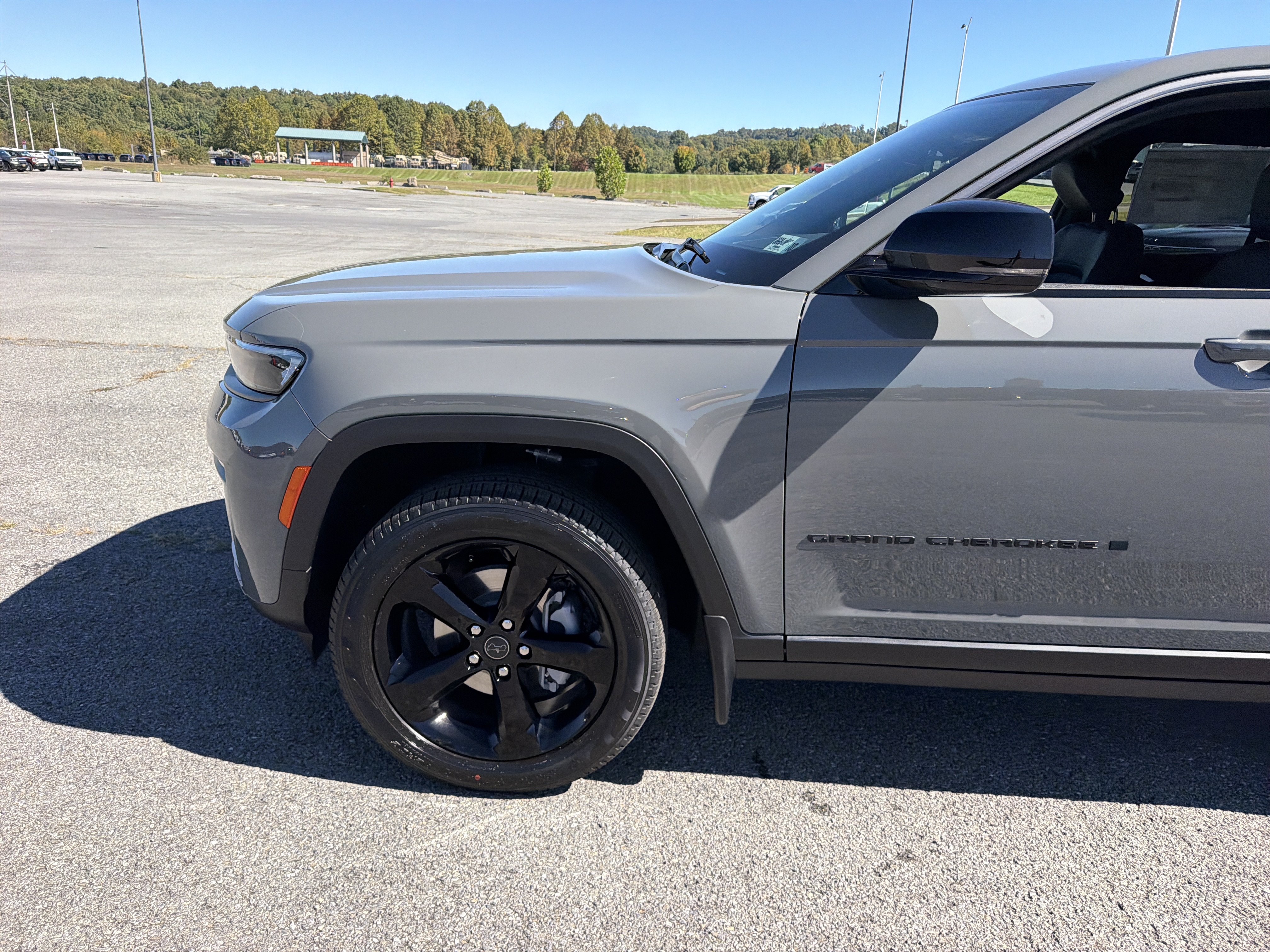 New 2027 Jeep Grand Cherokee Limited AWD/4WD image 11