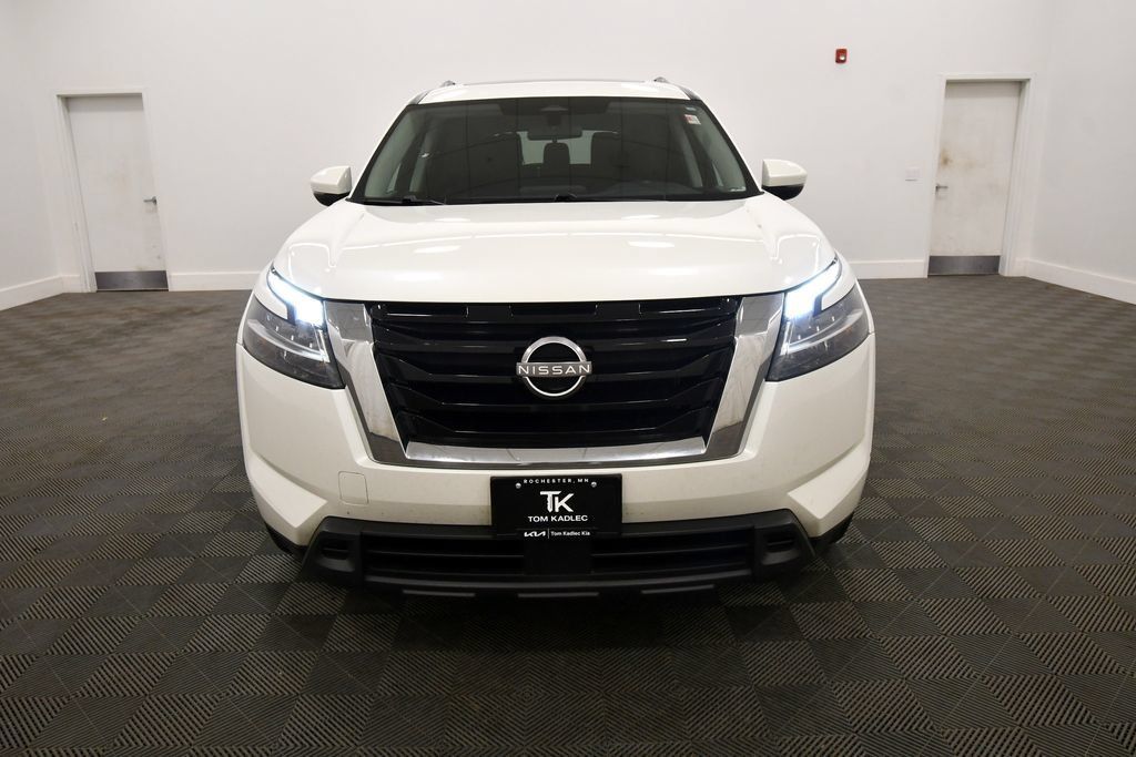 Used 2022 Nissan Pathfinder SV w/ SV Premium Package AWD/4WD image 11