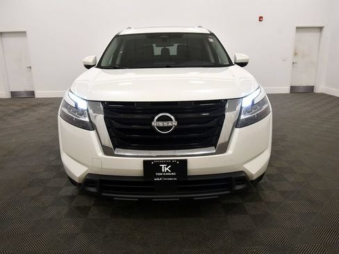 Used 2022 Nissan Pathfinder SV w/ SV Premium Package AWD/4WD image 11